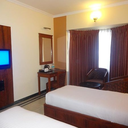 צ'נאי Hotel Grand Palace מראה חיצוני תמונה