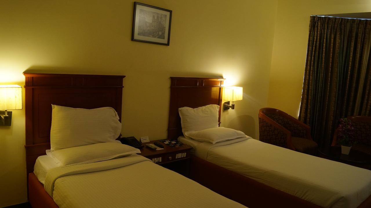 צ'נאי Hotel Grand Palace מראה חיצוני תמונה