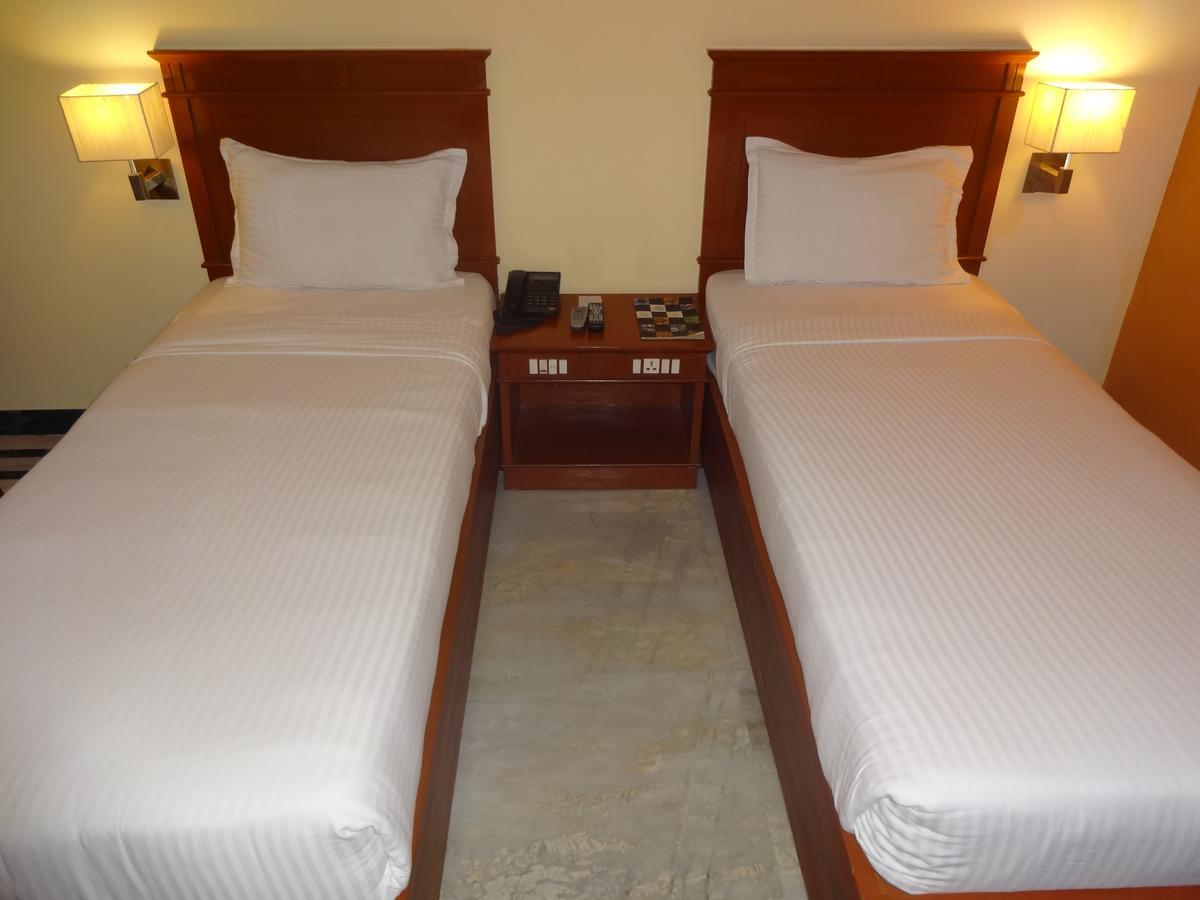 צ'נאי Hotel Grand Palace מראה חיצוני תמונה